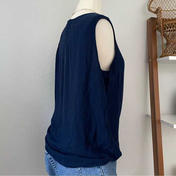 Textured Navy Blue Front Tie Top - Picture 3 of 5